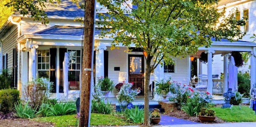 White home with Halloween decor