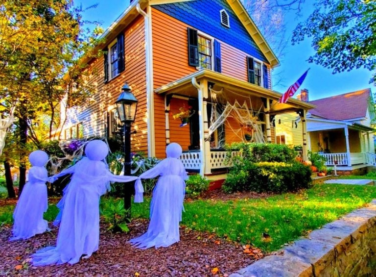 Raleigh's Historic Oakwood At Halloween The Trippy Life