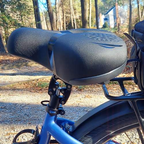 The padded seat and suspended seat post of the Mokwheel Asphalt Ebike