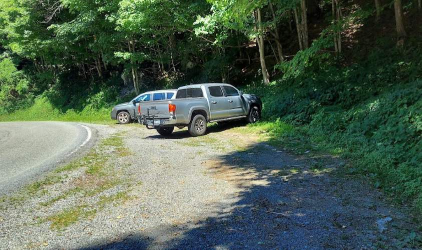 Extra parking lot for hiking The Channels near Abingdon, VA