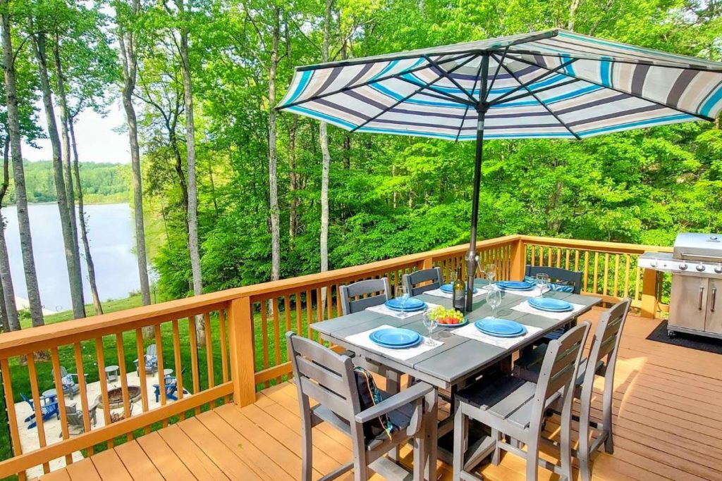 Mayo Lakehouse deck overlooking the lake